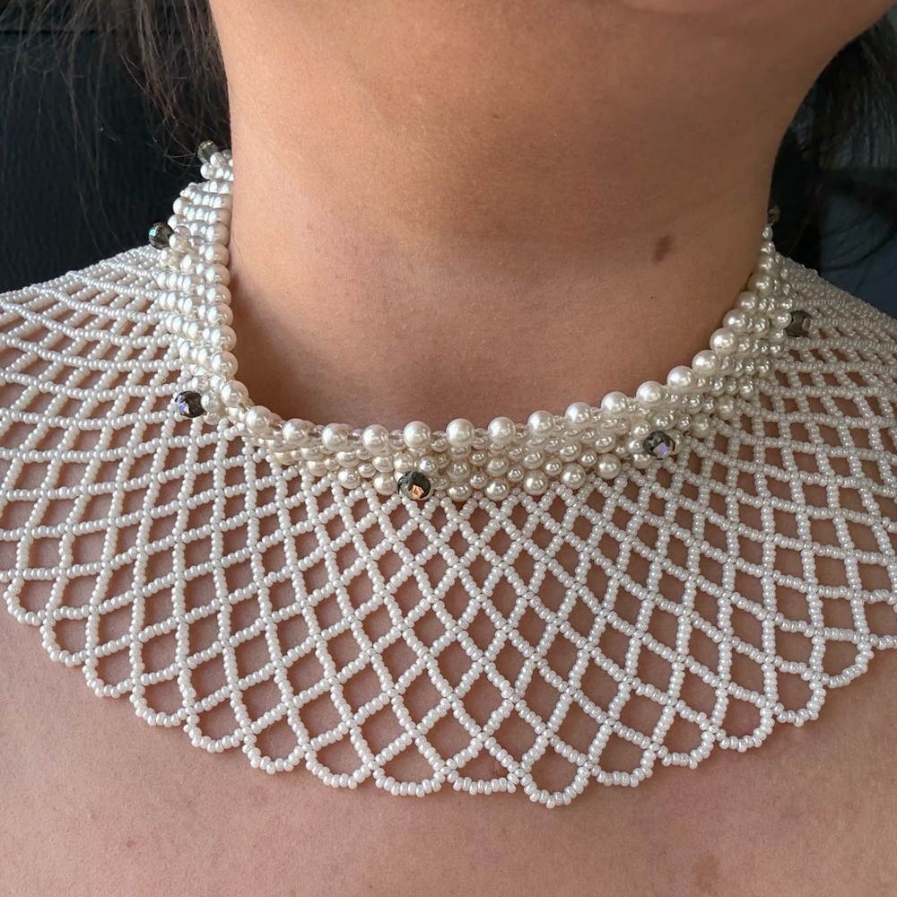 1950s faux pearl bib necklace